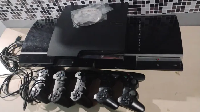Lote PS3 3 Consoles 5 Controles God Of War HDMI Para Reparo ou Revenda