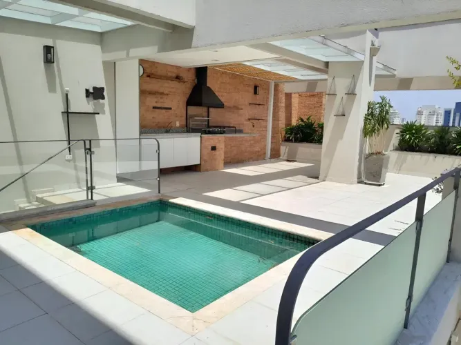 Triplex para aluguel e venda possui 341 metros quadrados com 3 suítes e 6 vagas