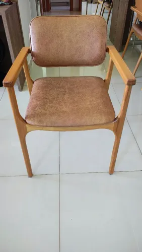 Conjunto de 6 Cadeiras de madeira