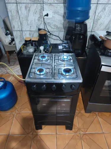 Fogão preto Faço Entregas