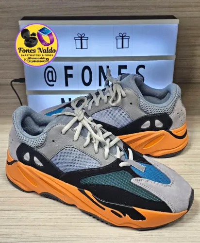 Adidas Yeezy Boost 700