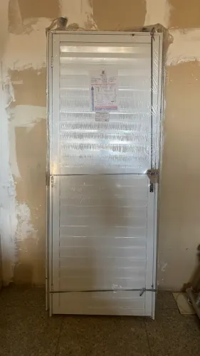 Porta de Alumínio Branca Palheta 2,10 x 0,80 - Nova - Lado Direito
