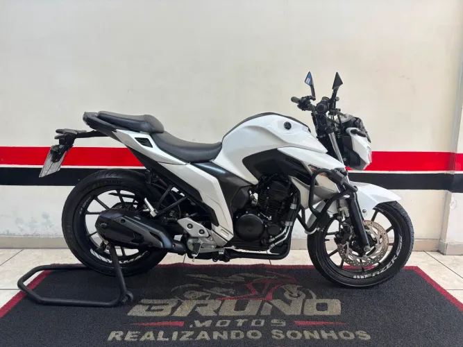 FAZER 250c 2019    (DIVIDO NO CARTÃO ATÉ 21x )