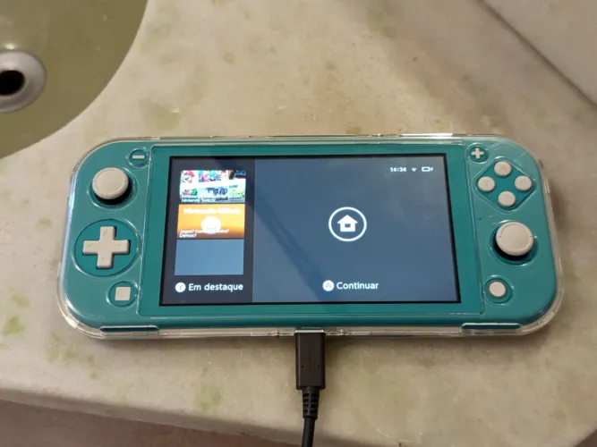 Nintendo Switch Lite 32GB + Case de proteção