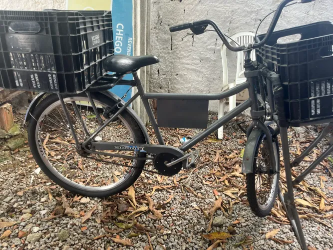 Bicicleta para entregas em perfeito estado.