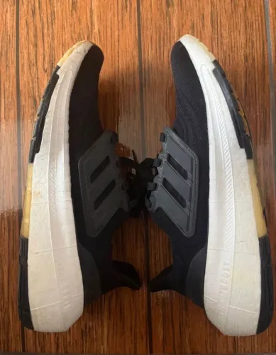 Tênis adidas ultraboost light 37