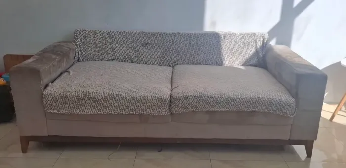 Sofá Grande Madeira Maciça 2,22 por 0,96 cm