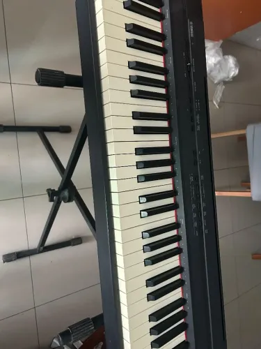 Teclado Yamaha P105