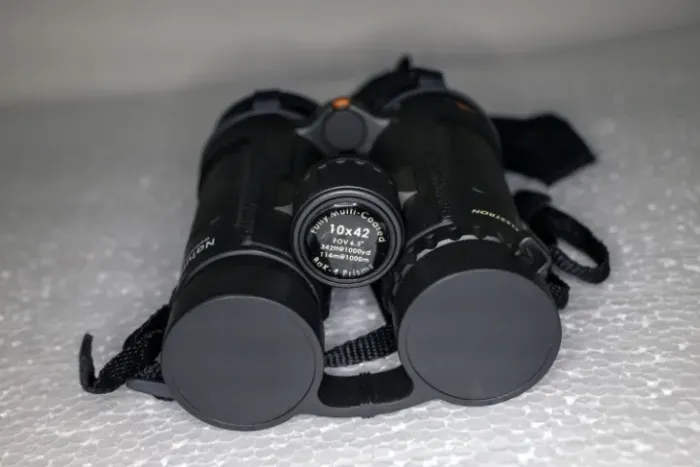 Binóculo CELESTRON NATURE WATERPROOF 10 x 42