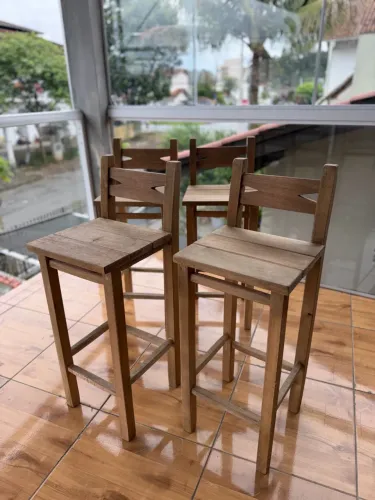BANQUETAS DE MADEIRA NOVA