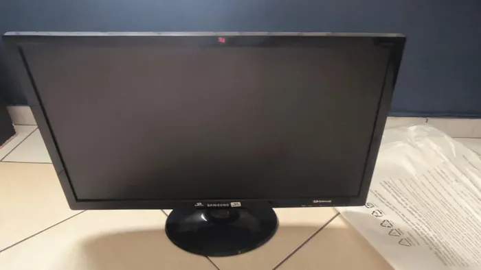 Monitor/Tv Samsung 27 (LEIA TODO O ANÚNCIO)