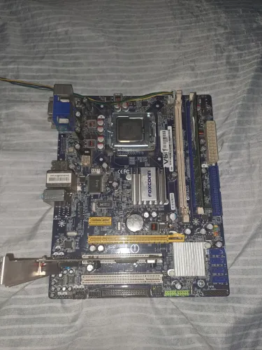 Placa Mãe + Procesador + Memória