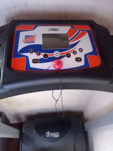 Esteira usada em boas condições 