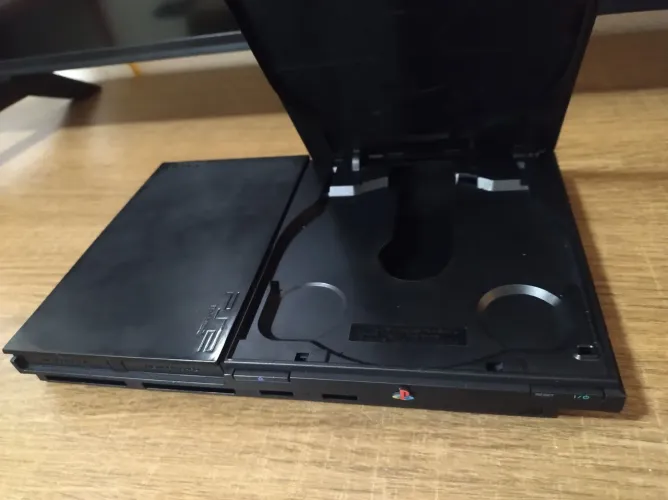 Carcaça em bom estado PlayStation 2 Slim