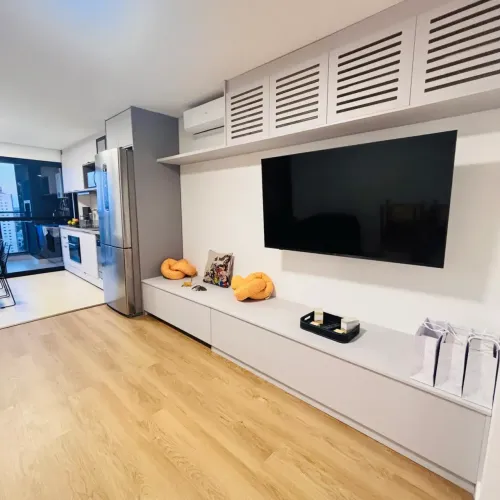 APARTAMENTO MOBILIADO E DECORADO | 2 QUARTOS | FACE NORTE | MONT TANNAT | CURITIBA