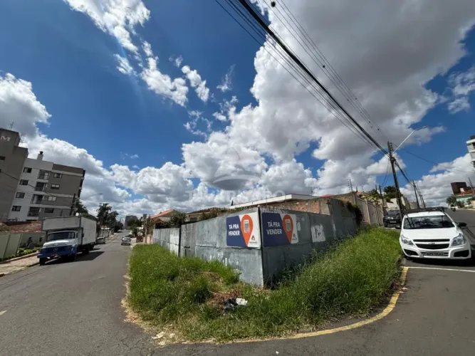 Terreno de esquina no Orfãs