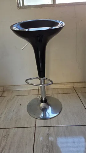 Banqueta giratória (duas)