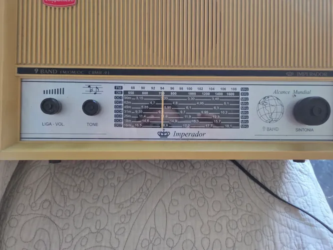 RÁDIO COMPANHEIRO IMPERADOR 9 BAND AM/FM V110/220