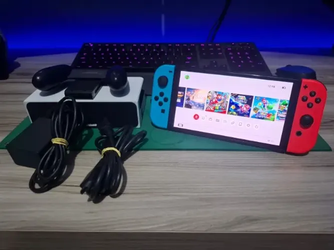 Oportunidade - Nintendo Oled Desbloqueado c Vários Jogos