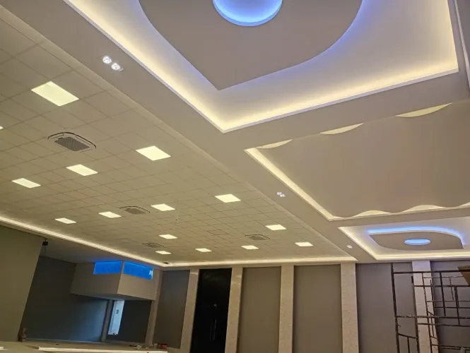 Serviços de pintura, gesso e forro.