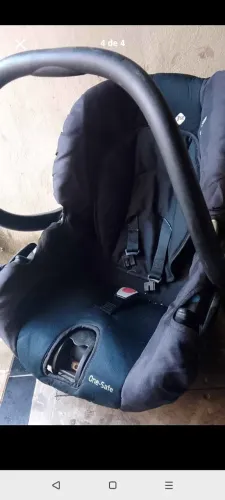 Bebê conforto com suporte de carro