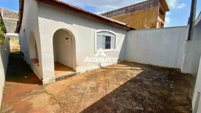Casa com 02 dormitórios para locação no São Manoel em Americana/SP.