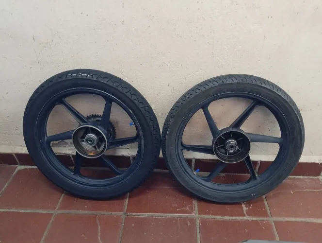 Par roda liga leve CG Fan 125/150cc pneu tras Levorin novo