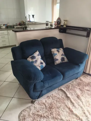 Conjunto sofá e poltrona