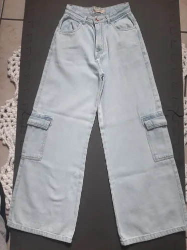 Calça jeans wide leg cargo juvenil azul claro