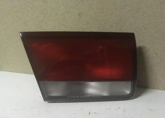 Lanterna traseira Mazda 626 (tampa)
