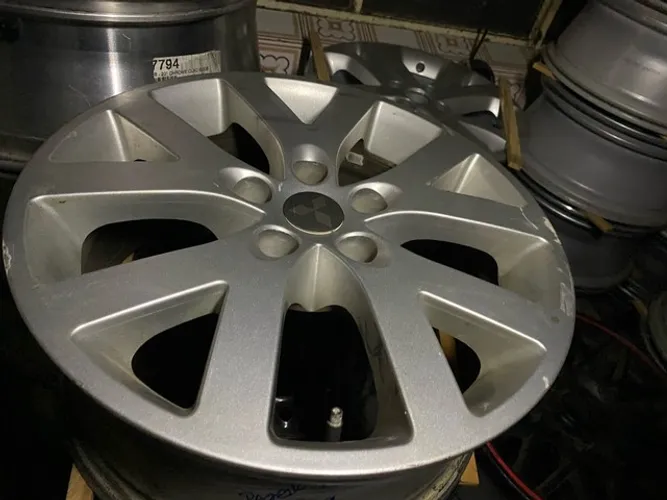 Roda Mitsubishi Pajero aro 17 original unidade valor mínimo