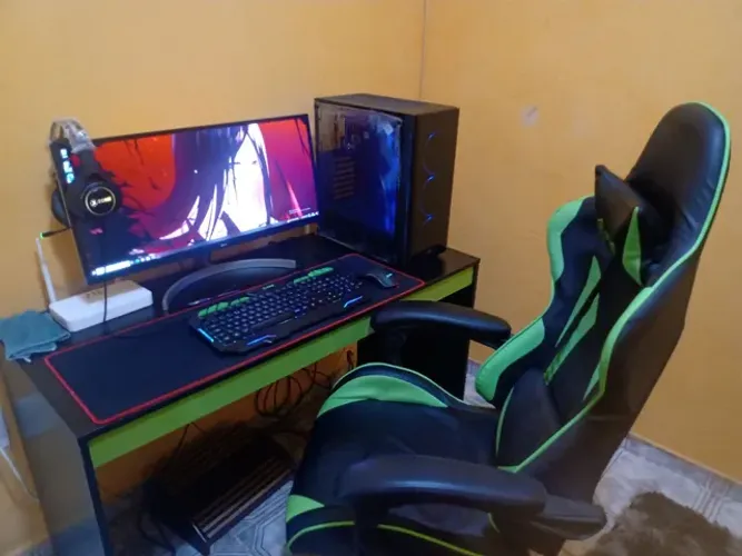 PC gamer completo. Mesa, cadeira e periféricos
