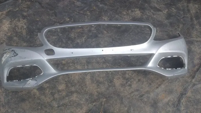 Parachoque Dianteiro Mercedes C180 C200 2015/2018 c/detalhe 