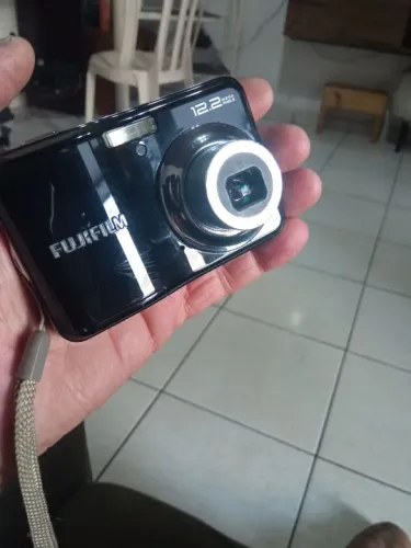 Câmera Fujifilm . 12.2 mp . Completa muito conservada