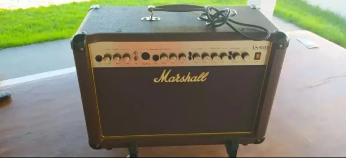 Caixa amplificada Marshall AS50D
