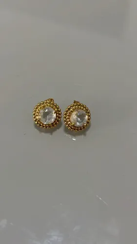 Brincos de Cristal Dourados - Elegância e Brilho!