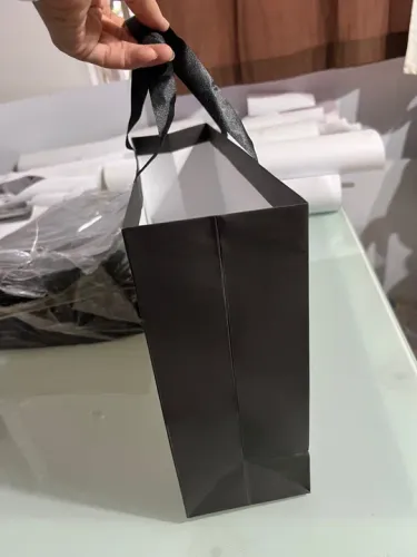 Sacolas papel alça cetim