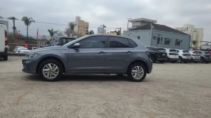 Polo confortline ano 24 com ipva pago