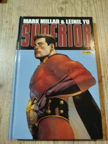 HQ Superior - Mark Millar & Leinil Yu - Edição de Colecionador