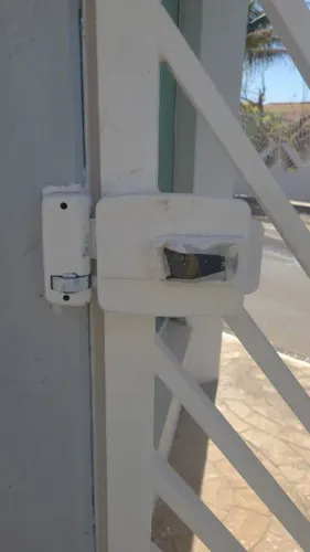 Manutenção de interfone coletivo portão automatico roldanas controles