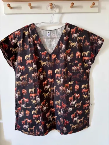 Blusa pijama cirúrgico scrub veterinário cavalos