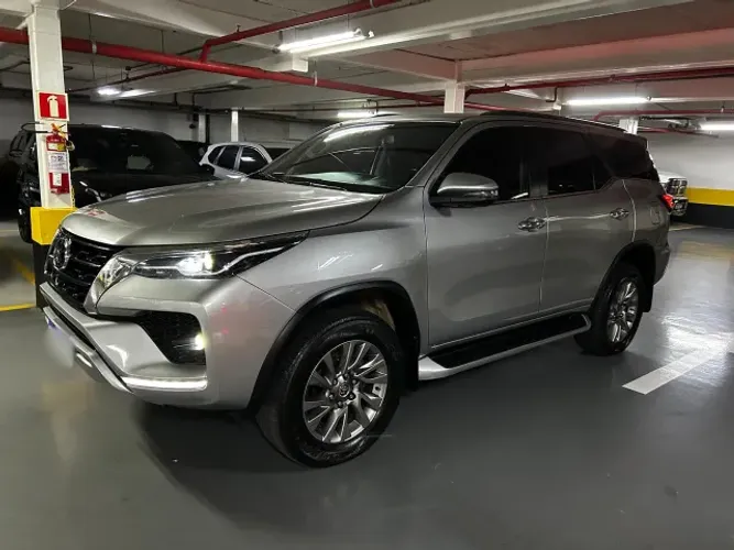 Toyota Hilux SW4 SRX 4X4 2.8 TDI 16V Dies. Aut. 2024