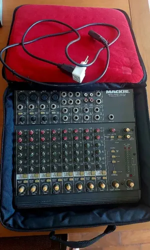 Mixer MACKIE 1202 VLZ com Bag incluso
