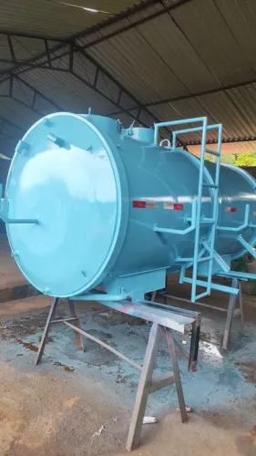 Tanque limpa fossa e banheiro químico