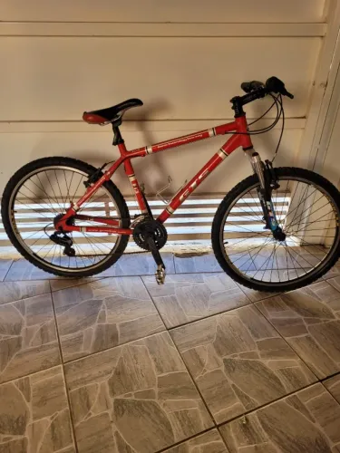 LINDA Bike GTS Aro 26 Em ÓTIMO estado