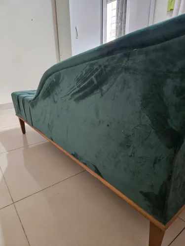 Divã de veludo verde - usado, em ótimo estado.