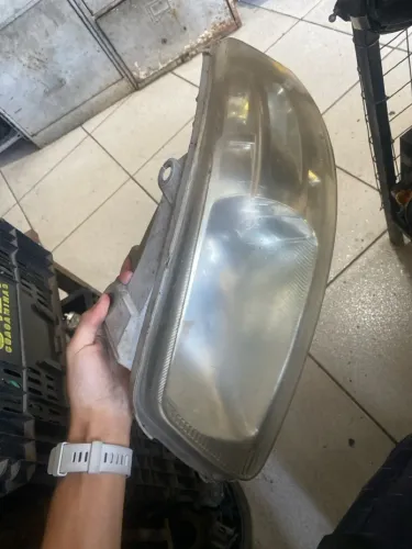 Farol lado esquerdo Volkswagen Gol g4