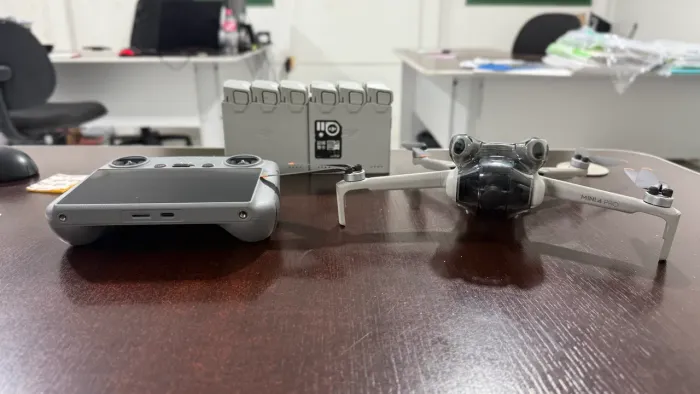 Drone DJI mine 4 pro 