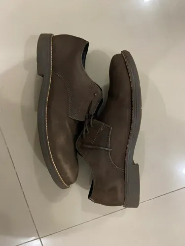 Sapato em couro camurça 40