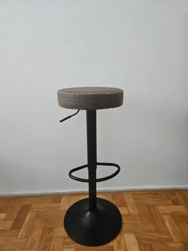 Conjunto de banquetas caramelo industrial